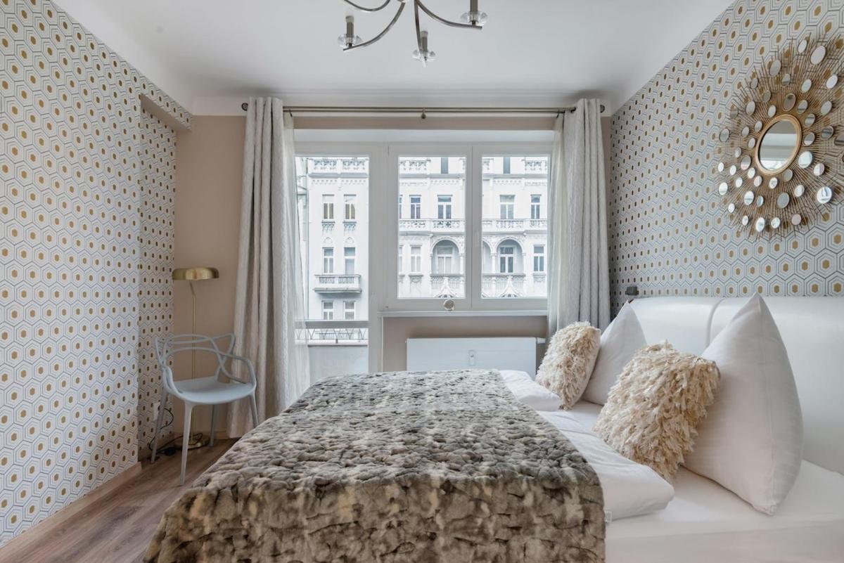 Pastel Art Deco 3Bdr Ruterra Apt Praha Bagian luar foto