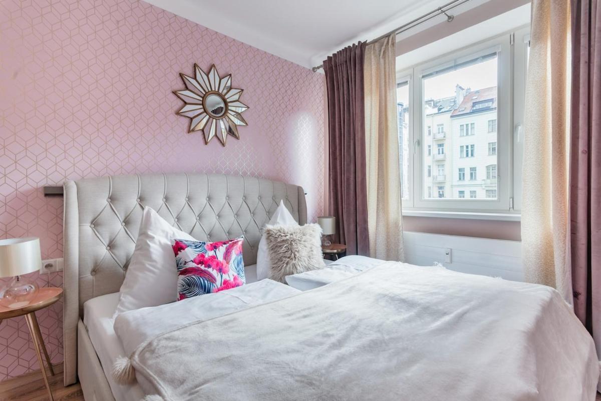 Pastel Art Deco 3Bdr Ruterra Apt Praha Bagian luar foto