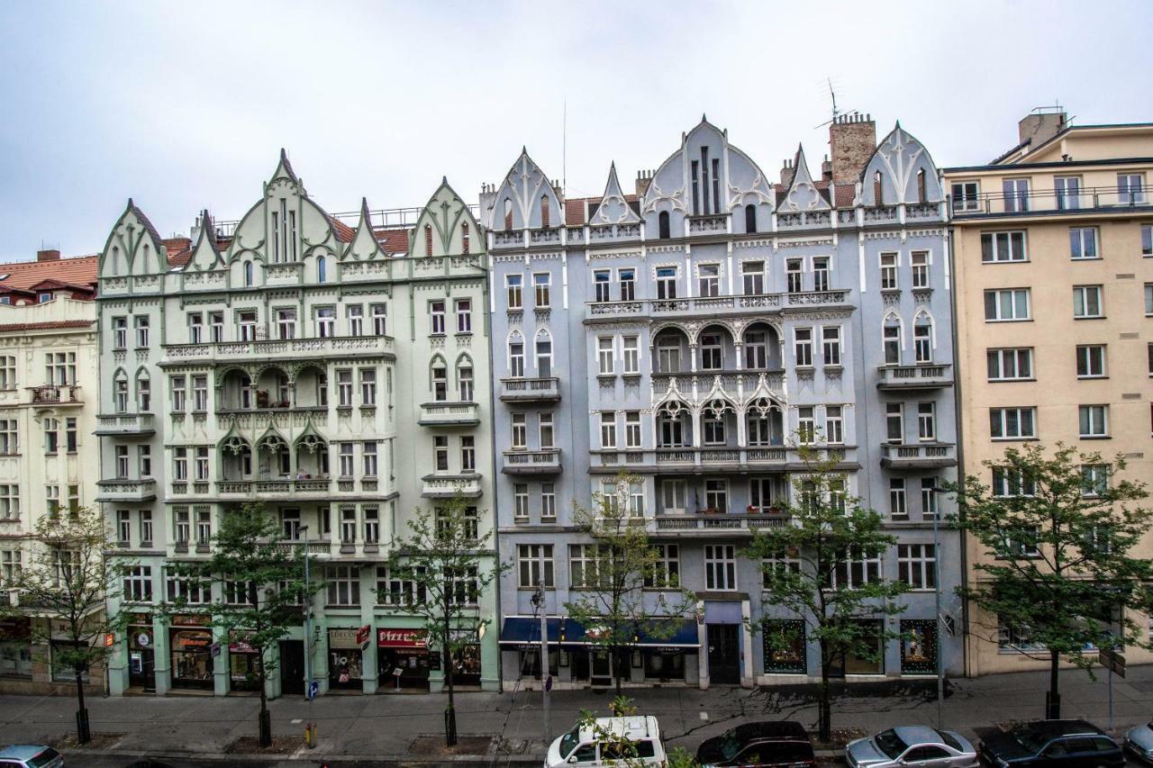 Pastel Art Deco 3Bdr Ruterra Apt Praha Bagian luar foto