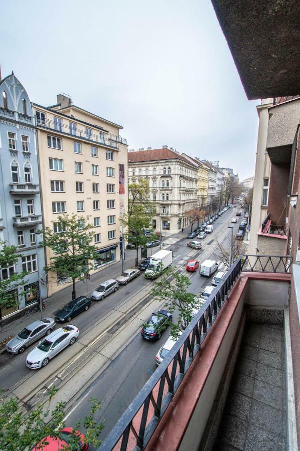 Pastel Art Deco 3Bdr Ruterra Apt Praha Bagian luar foto